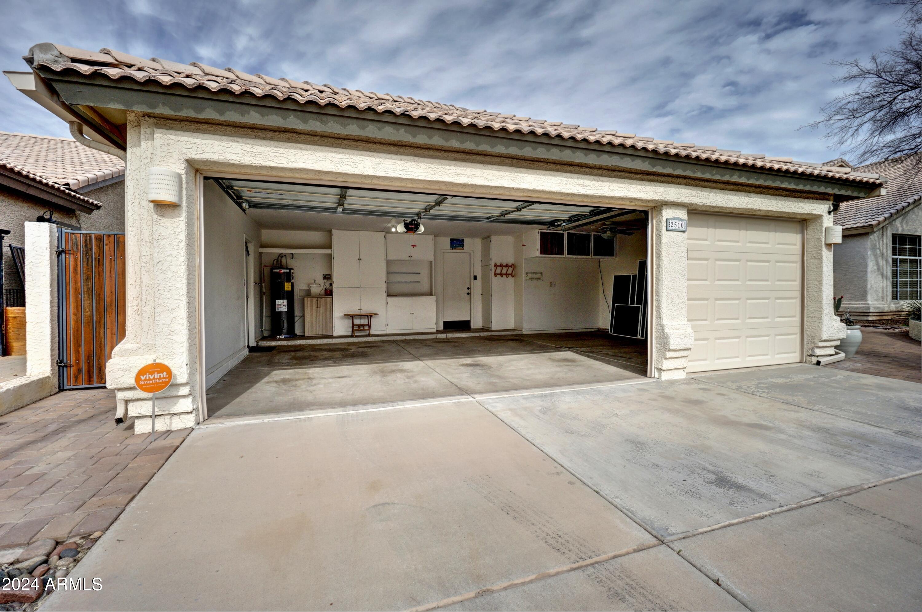 2510 East Rockledge Road Phoenix, AZ 85048 - Photo 33 of 51 33 - 3-Car Garage