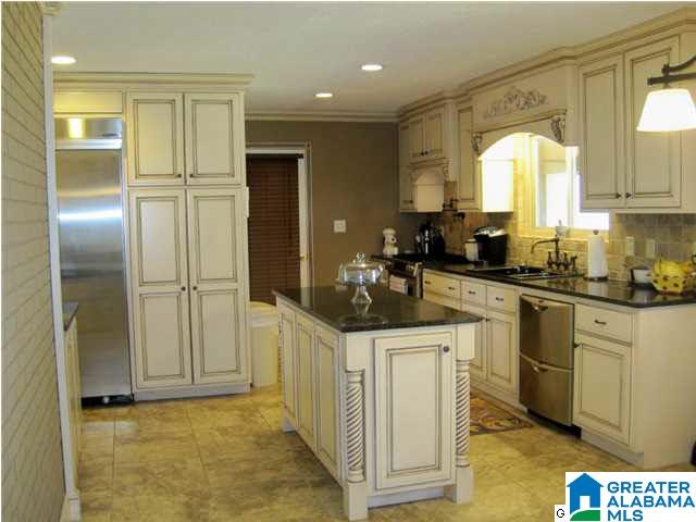 1551 Hagood Mtn Road Morris, AL 35116 - Photo 3 of 32