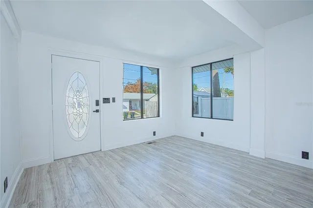 $439,000 | 207 South Oleander Avenue, Daytona Beach, FL 32118