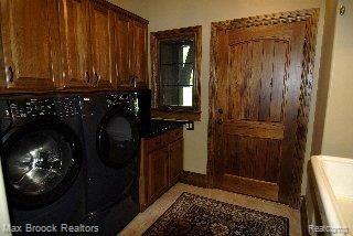 7668 Devins Ridge Clarkston, MI 48348 - Photo 17 of 20 Mud room