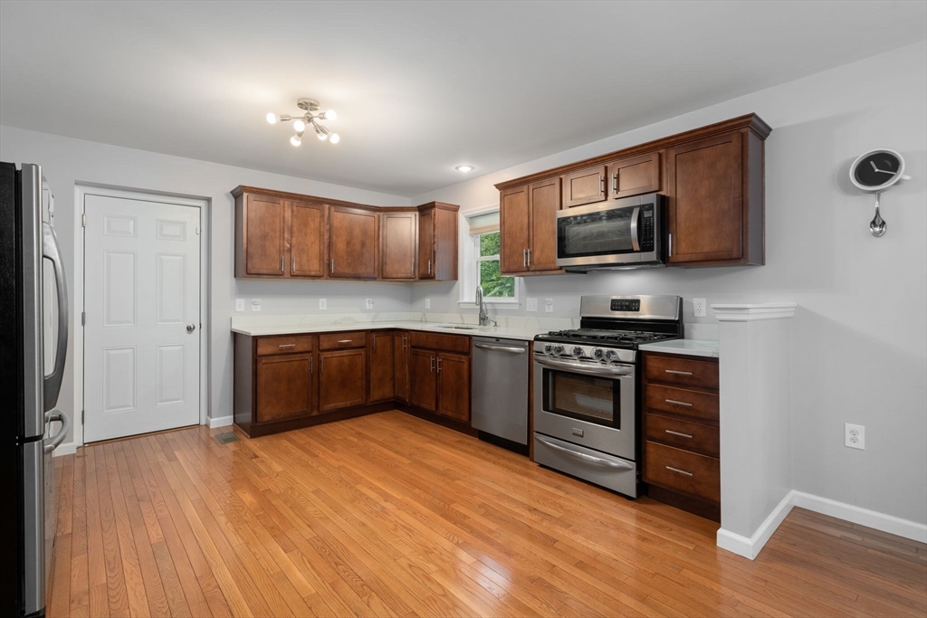 321 Cordaville Road Ashland, MA 01721 - Photo 6 of 27