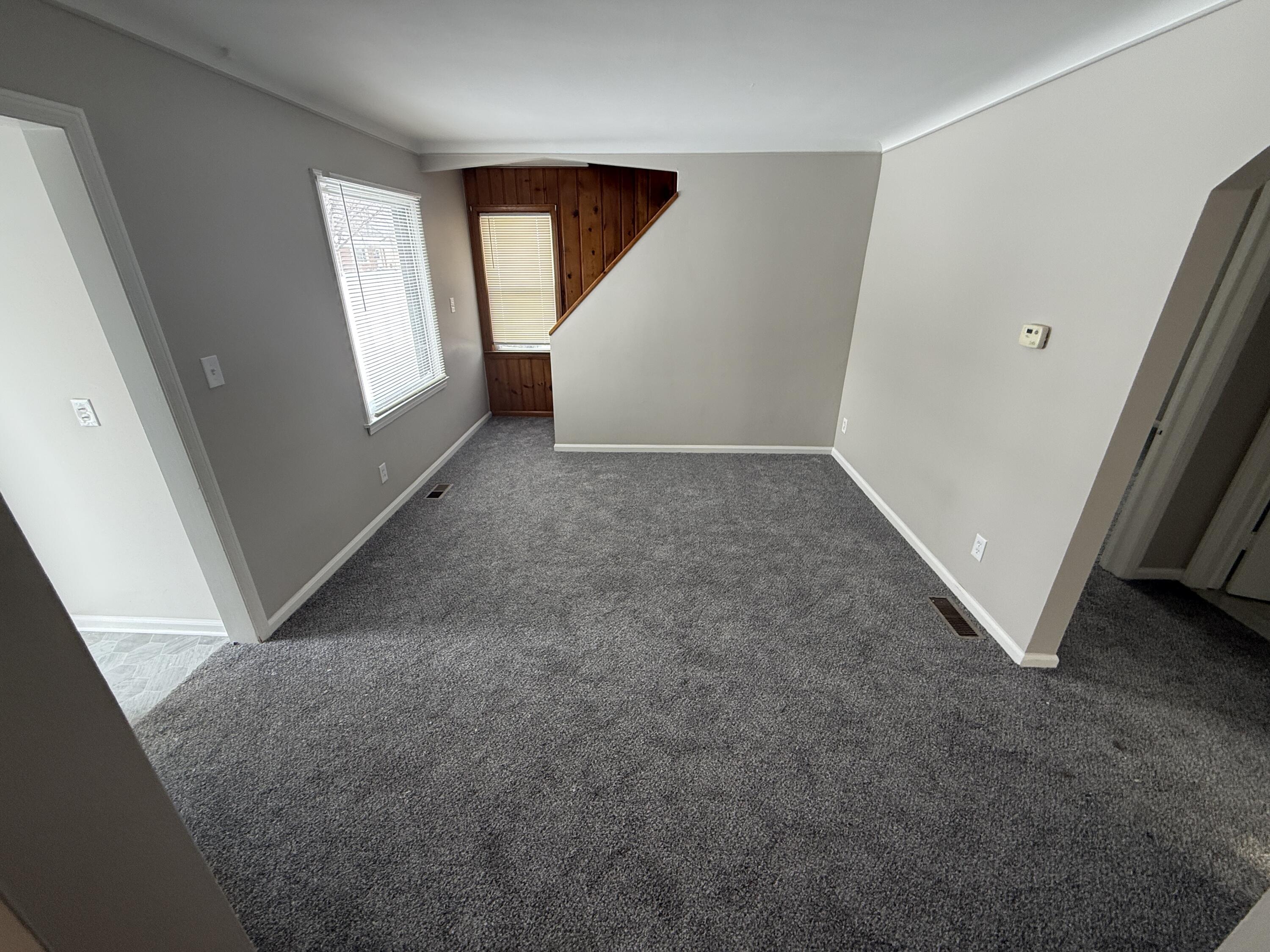 24360 Flower Avenue Eastpointe, MI 48021 - Photo 5 of 17 IMG_2063
