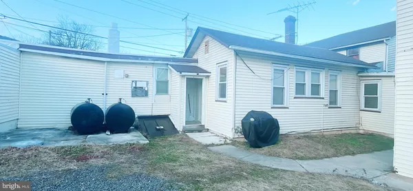 $1,350 | 2-4 SOUTH West Boulevard, Unit 2A 2A, Newfield, NJ 08344