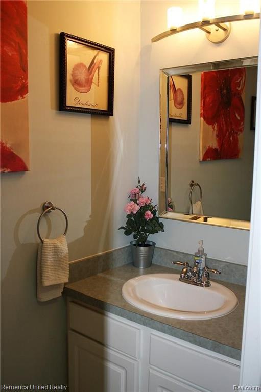 49068 Hawksburry Road, Unit 111 Canton, MI 48188 - Photo 23 of 45