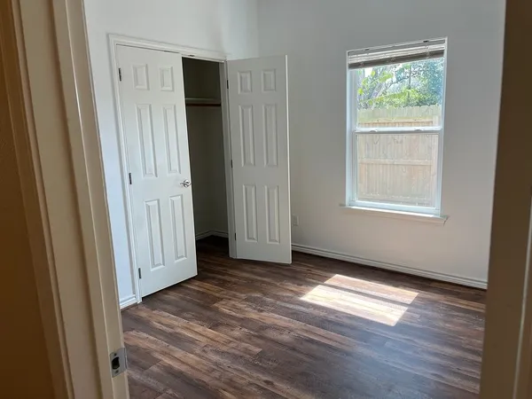 $1,500 | 1841 Caroline Lane, Sealy, TX 77474