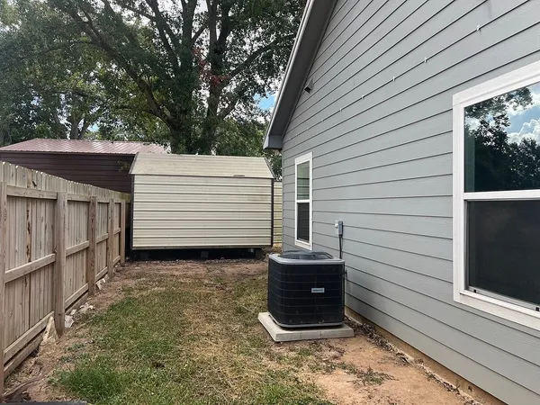 $1,500 | 1841 Caroline Lane, Sealy, TX 77474