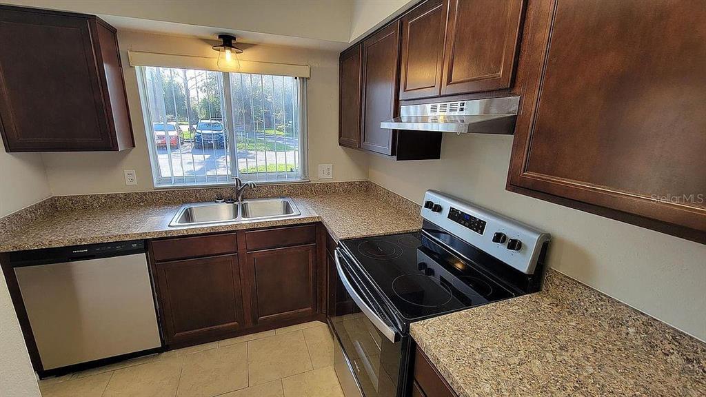 204 Watts Lane Kissimmee, FL 34743 - Photo 5 of 14