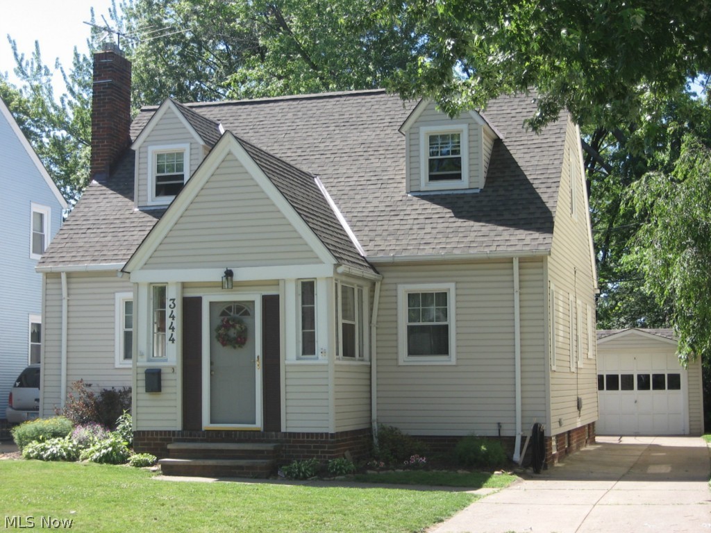 3444 Doris Road Cleveland, OH 44111 - Photo 2 of 13 Gallery Image 2