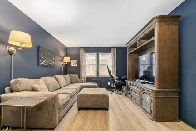 $485,000 | 67 Hollow Road, Glen Gardner, NJ 08826