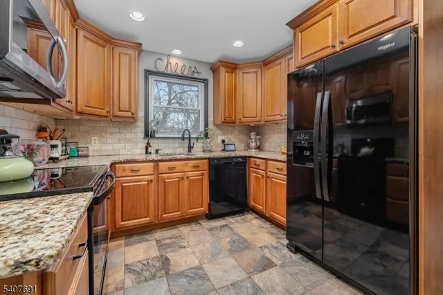 $485,000 | 67 Hollow Road, Glen Gardner, NJ 08826