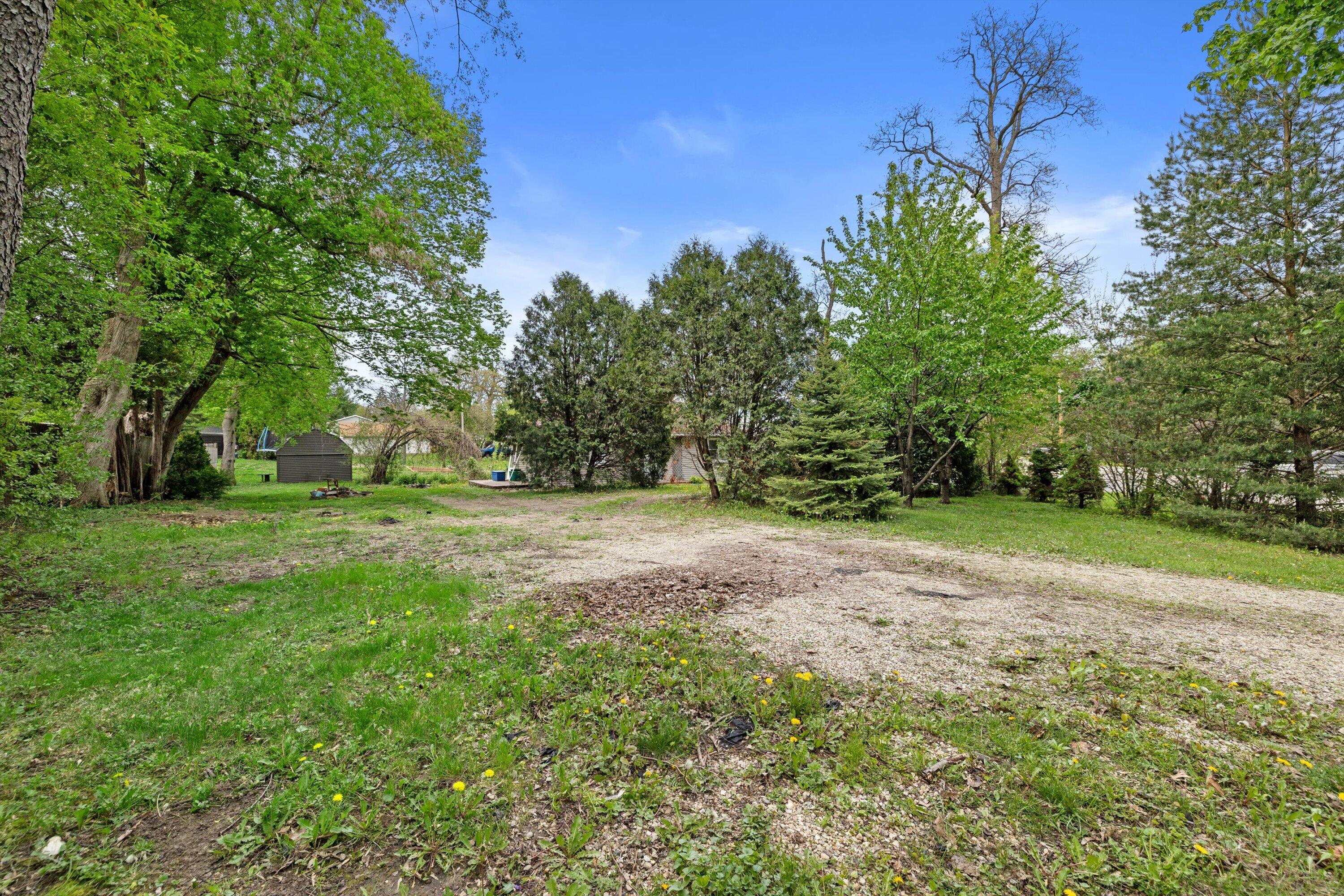 N1137 Spruce Road Bloomfield, WI 53128 - Photo 13 of 15 Driveway