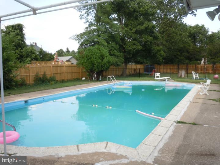 1115 Salem Road Burlington, NJ 08016 - Photo 16 of 24 Pool