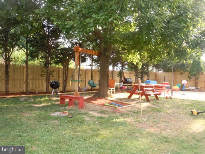 1115 Salem Road Burlington, NJ 08016 - Photo 23 of 24 Back Yard