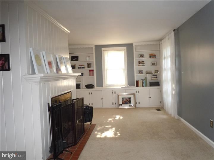 1115 Salem Road Burlington, NJ 08016 - Photo 5 of 24 Family Room