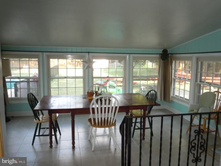 1115 Salem Road Burlington, NJ 08016 - Photo 10 of 24 Sun Room