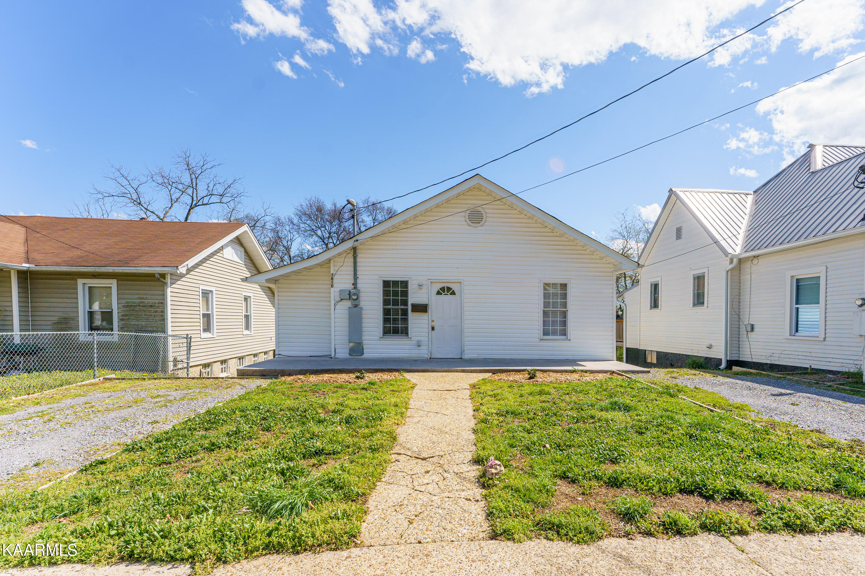 1610 Cecil Avenue, Knoxville, TN 37917 Compass