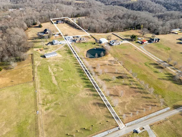 $899,999 | 4947 Albert Fentress Road, Greenbrier, TN 37073