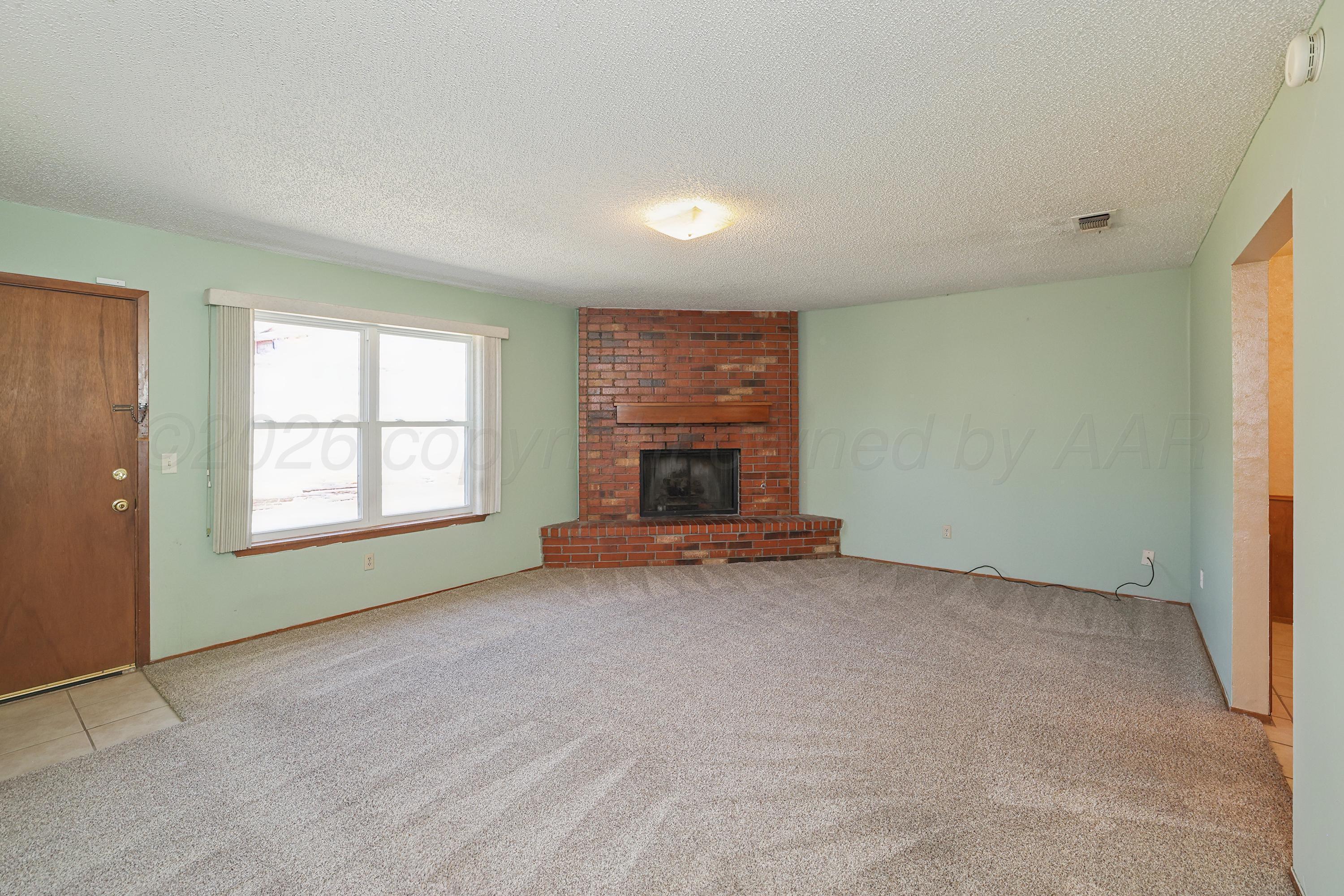5102 Raindrop Lane Amarillo, TX 79110 - Photo 2 of 28 4-Living Area