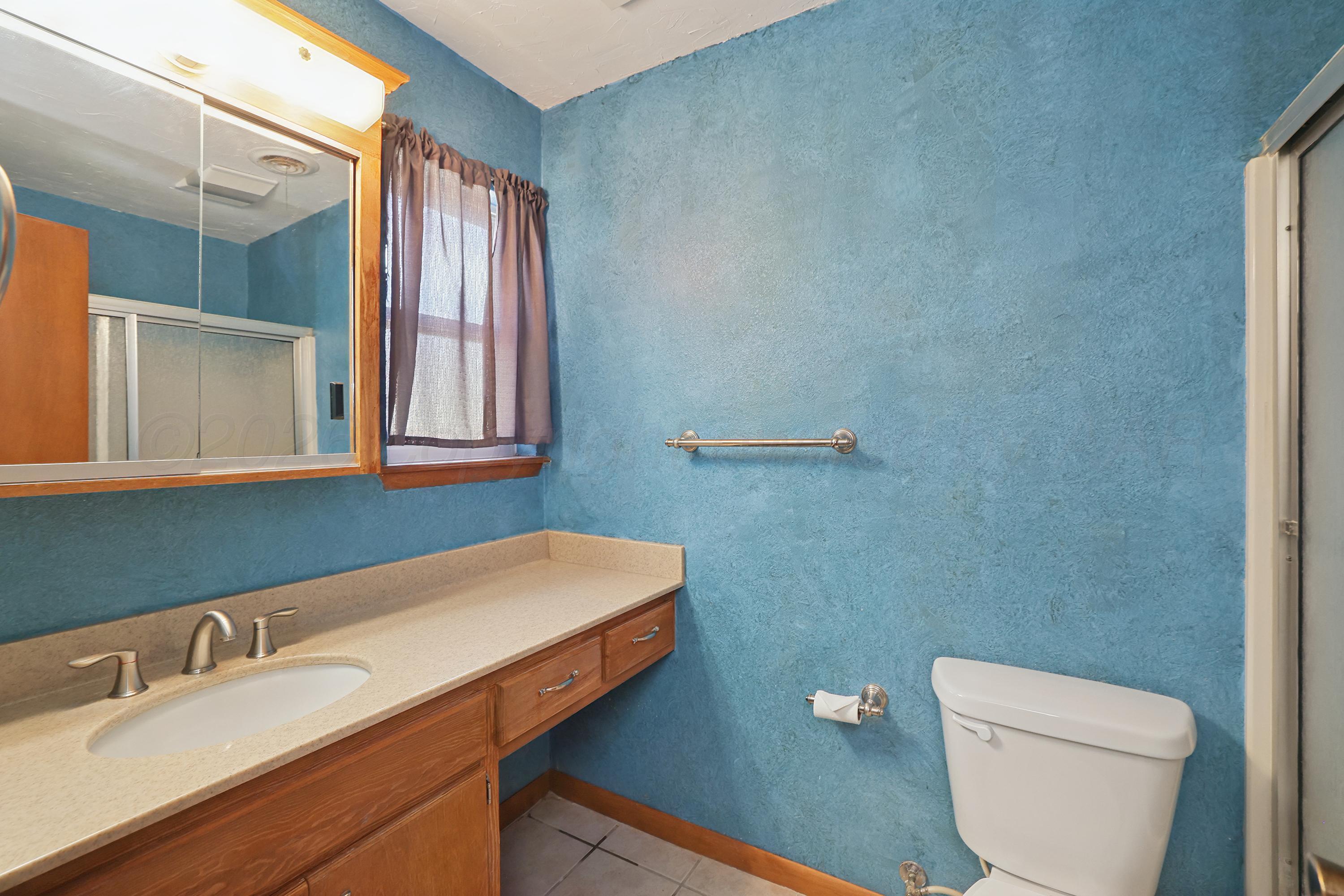 5102 Raindrop Lane Amarillo, TX 79110 - Photo 21 of 28 22-Bathroom
