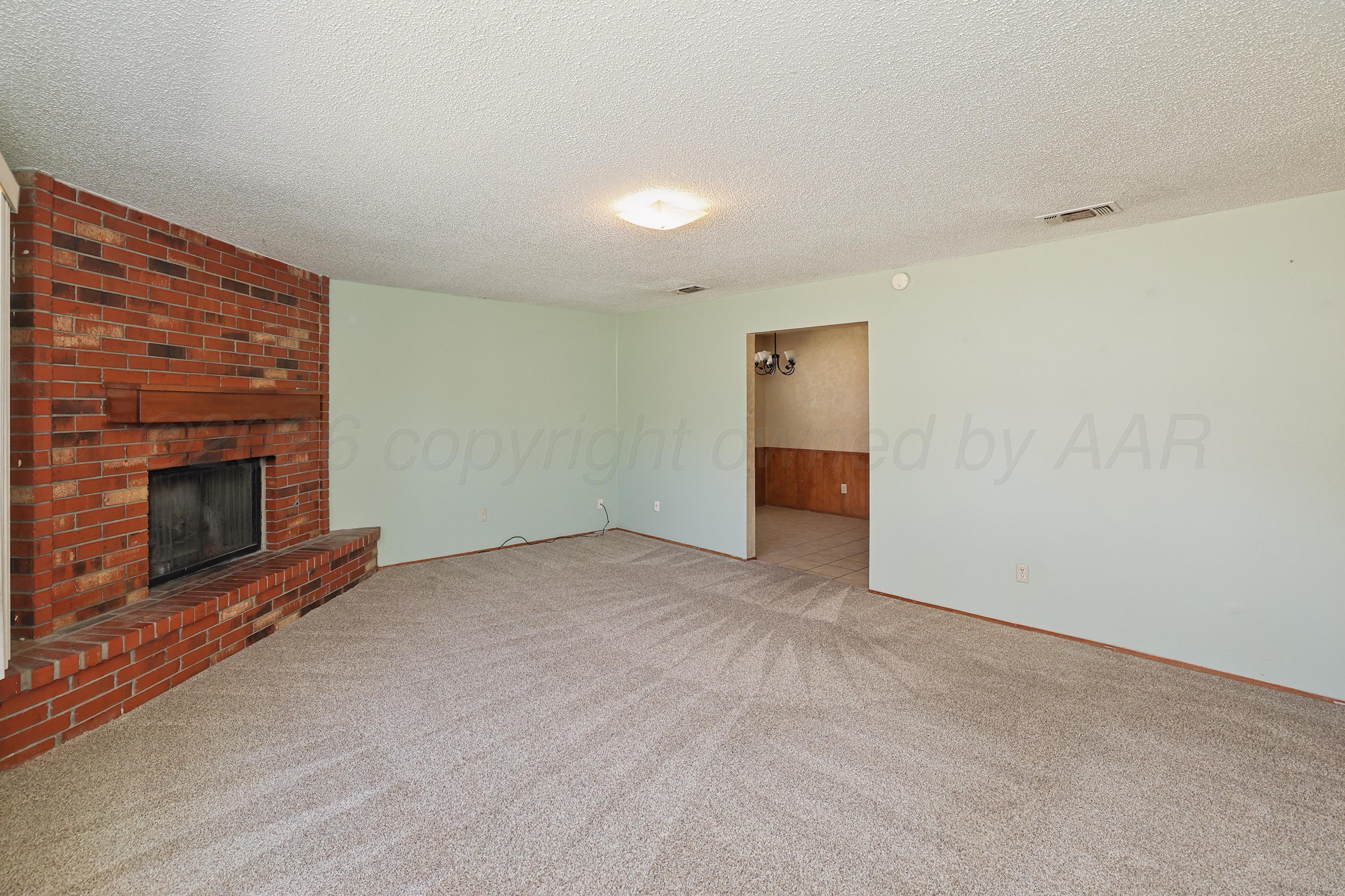 5102 Raindrop Lane Amarillo, TX 79110 - Photo 4 of 28 5-Living Area