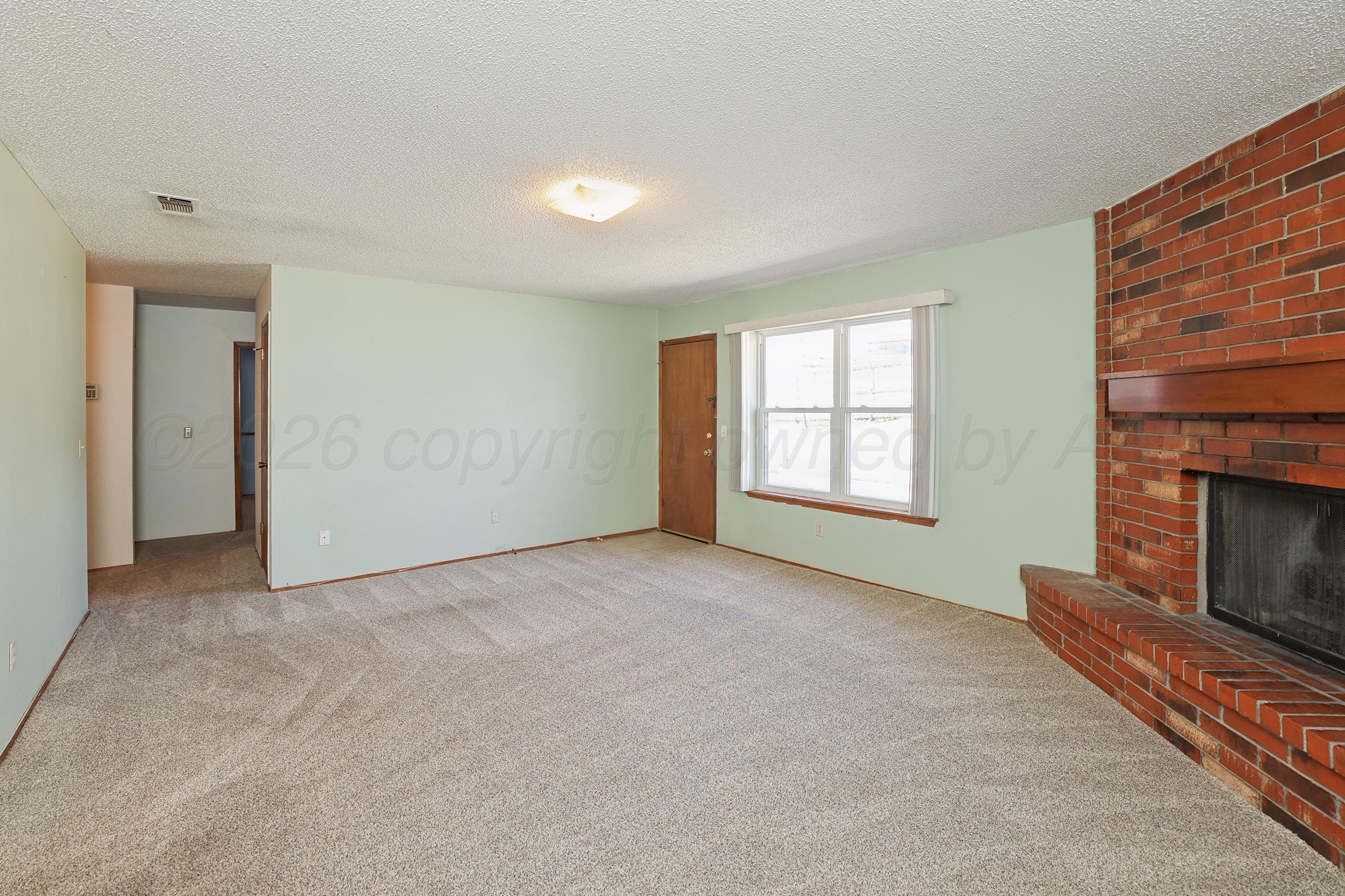 5102 Raindrop Lane Amarillo, TX 79110 - Photo 5 of 28 6-Living Area