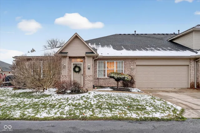 $263,900 | 6872 Park Square Drive, Unit D, Avon, IN 46123