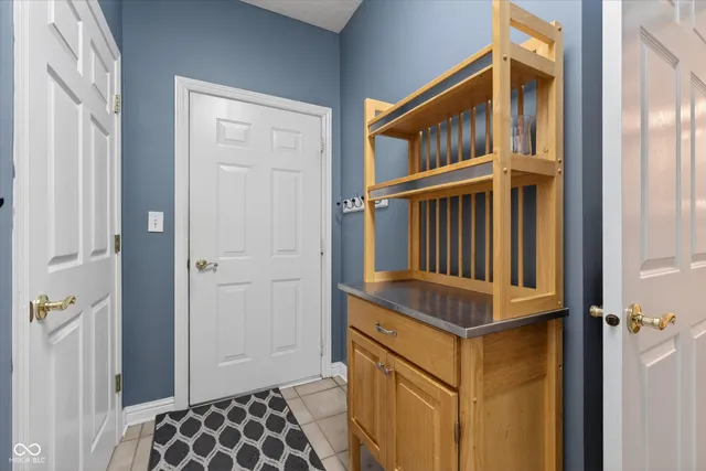 $263,900 | 6872 Park Square Drive, Unit D, Avon, IN 46123