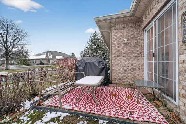 $263,900 | 6872 Park Square Drive, Unit D, Avon, IN 46123
