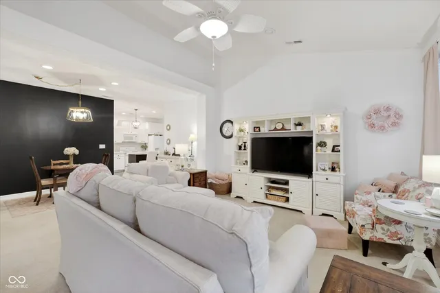 $263,900 | 6872 Park Square Drive, Unit D, Avon, IN 46123