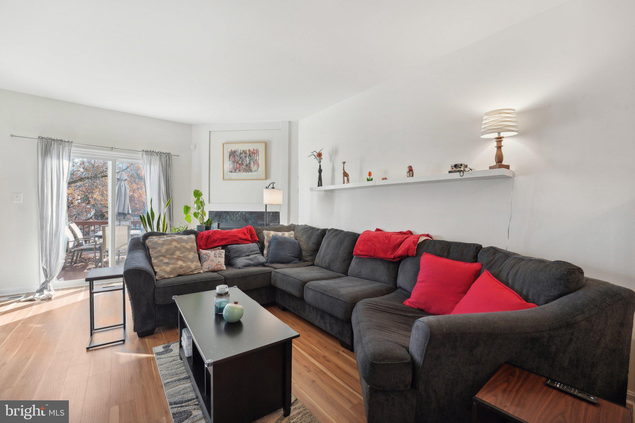 5905 Sir Cambridge Way Alexandria, VA 22315 - Photo 2 of 31