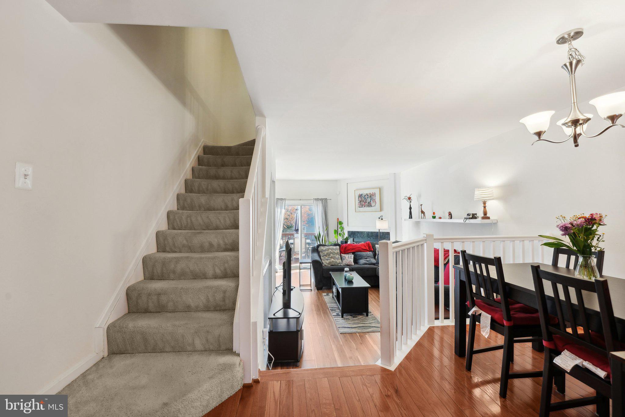 5905 Sir Cambridge Way Alexandria, VA 22315 - Photo 6 of 31