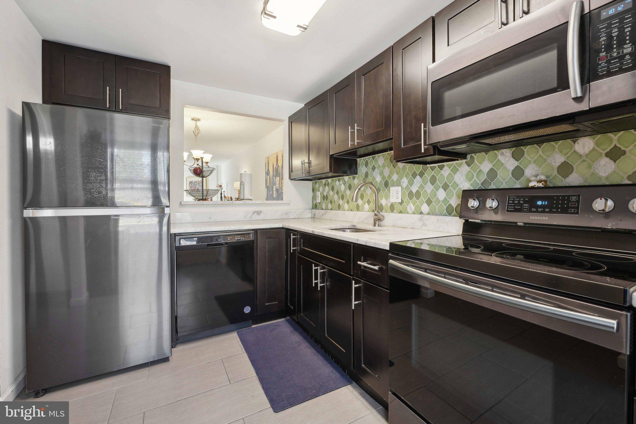 5905 Sir Cambridge Way Alexandria, VA 22315 - Photo 9 of 31