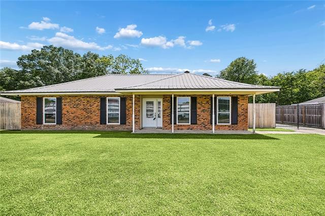 15428 Brighton Avenue Baton Rouge, LA 70818 - Photo 1 of 17