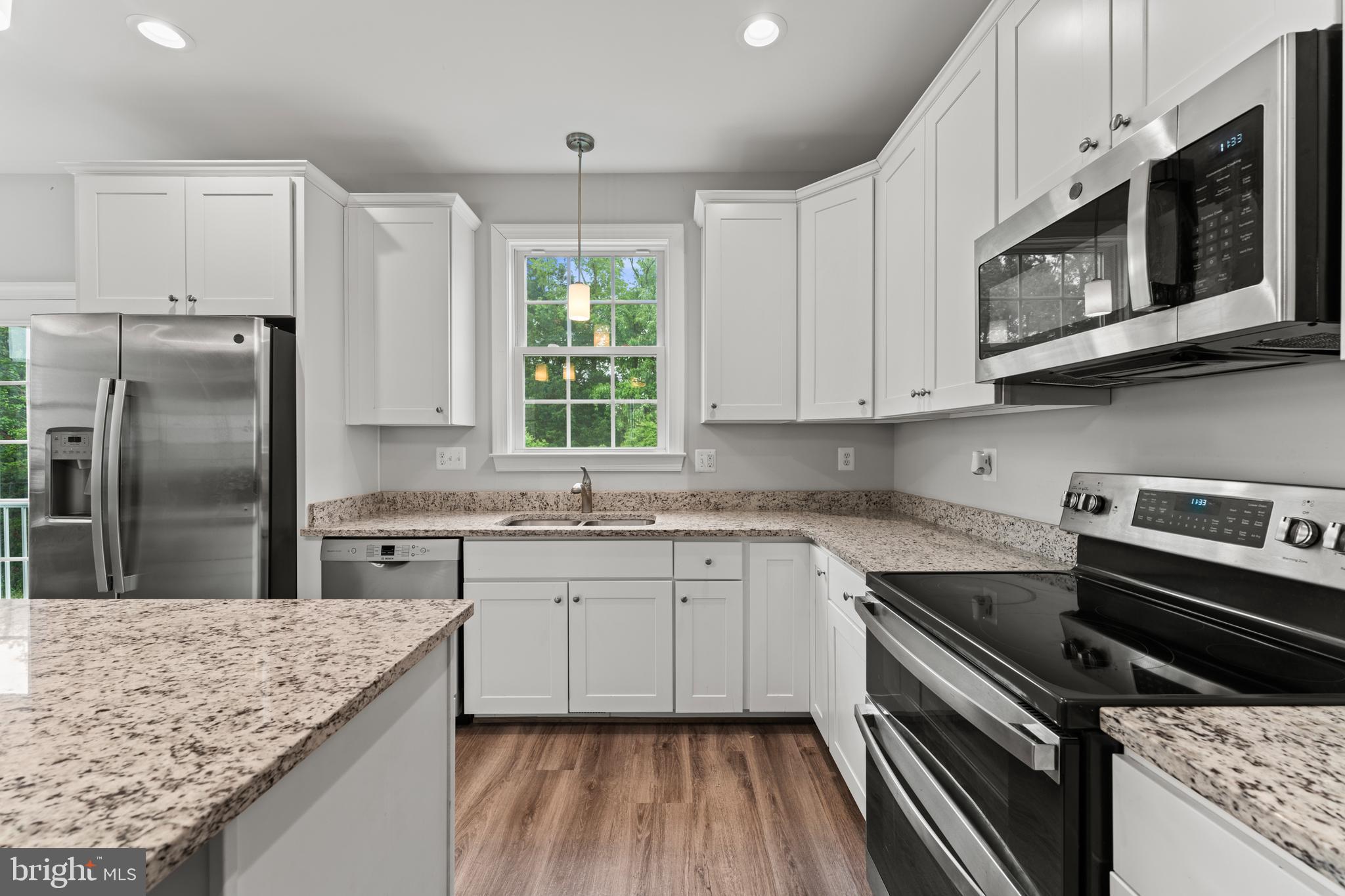 982 Rye Drive La Plata, MD 20646 - Photo 13 of 42 Kitchen with granite countertops
