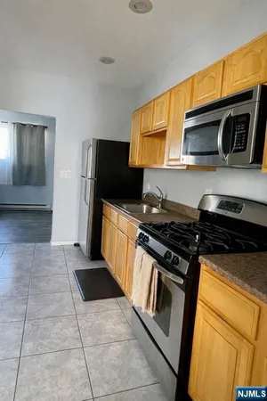 $1,800 | 82-84 Maple Avenue, Wallington, NJ 07057