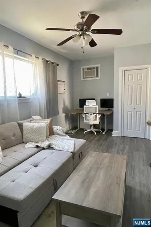 $1,800 | 82-84 Maple Avenue, Wallington, NJ 07057