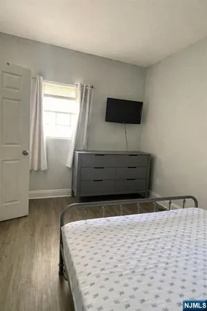 $1,800 | 82-84 Maple Avenue, Wallington, NJ 07057