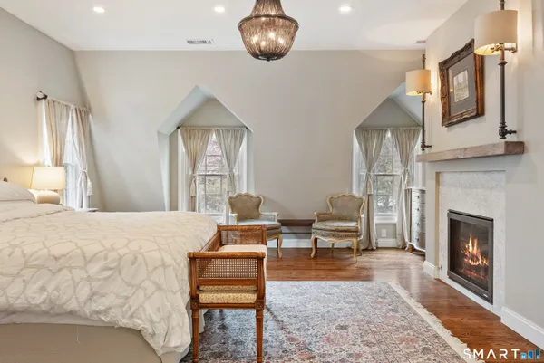 $2,700,000 | 28 Bulkley Avenue North, Westport, CT 06880