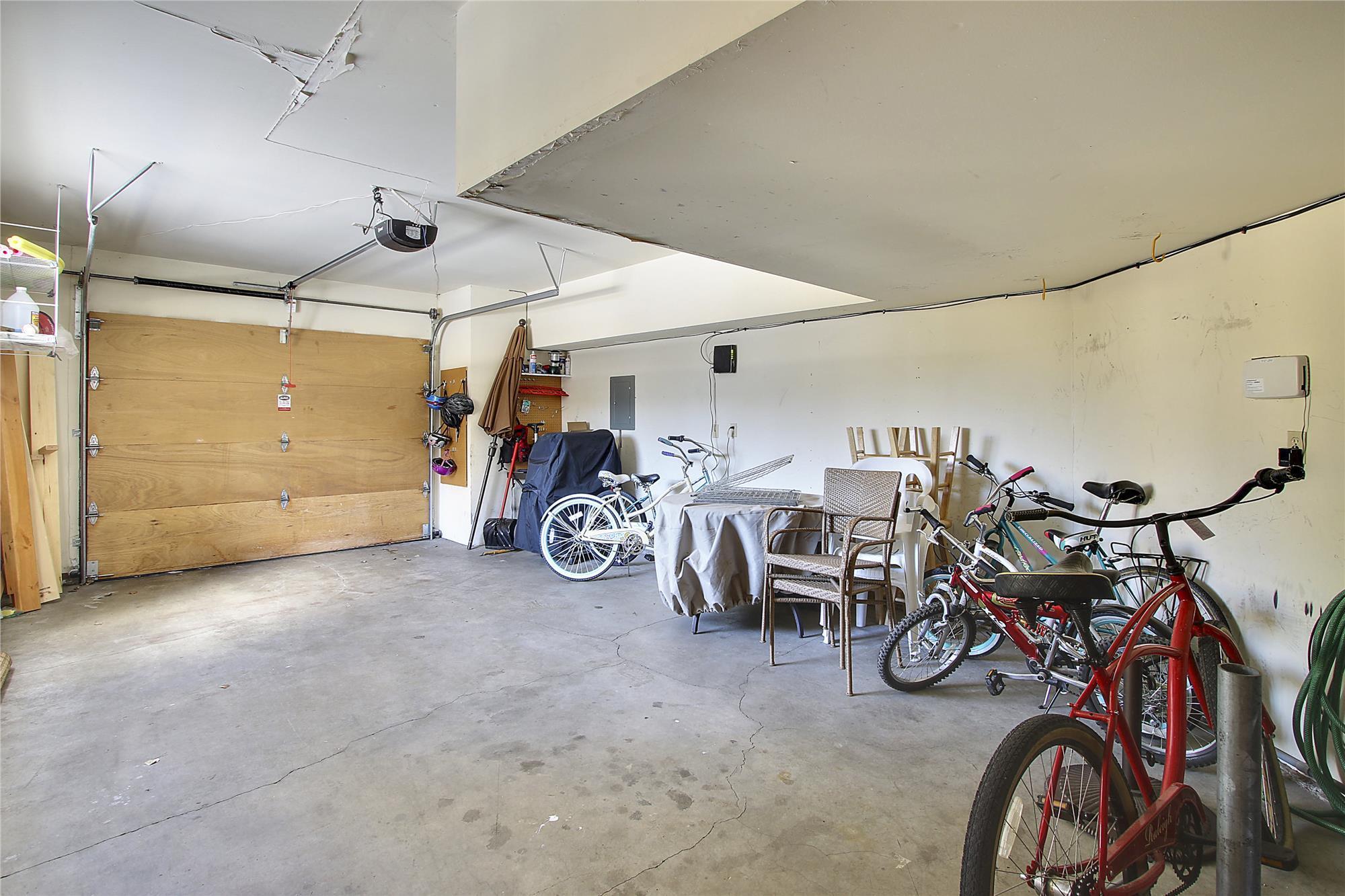 17730 West Core Road, Unit 2 FAIRWAY VILLAGE Sunriver, OR 97707 - Photo 22 of 30 lower level-garage-0b8a3275