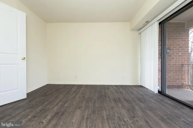 wooden floor in a empty room