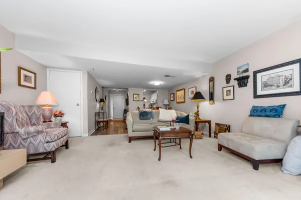 $299,900 | 618 Watersedge Drive, Ann Arbor, MI 48105