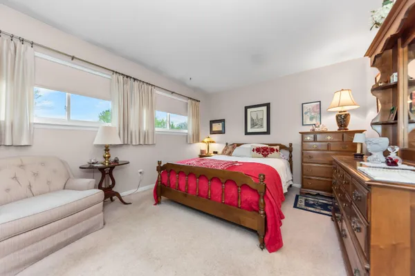 $299,900 | 618 Watersedge Drive, Ann Arbor, MI 48105