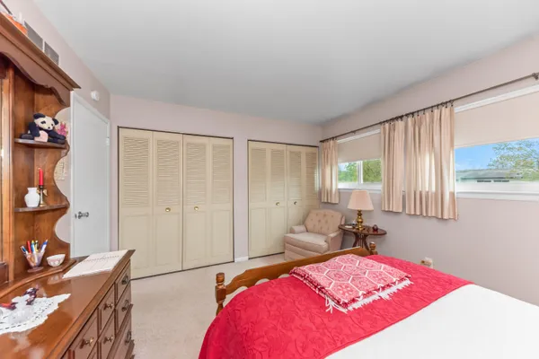 $299,900 | 618 Watersedge Drive, Ann Arbor, MI 48105