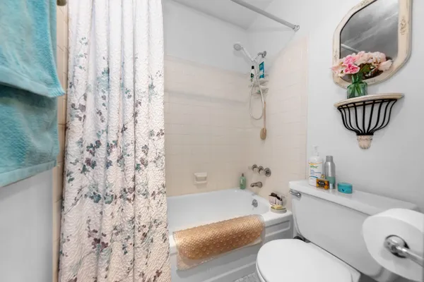 $299,900 | 618 Watersedge Drive, Ann Arbor, MI 48105