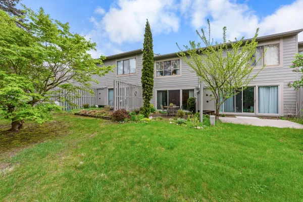 $299,900 | 618 Watersedge Drive, Ann Arbor, MI 48105