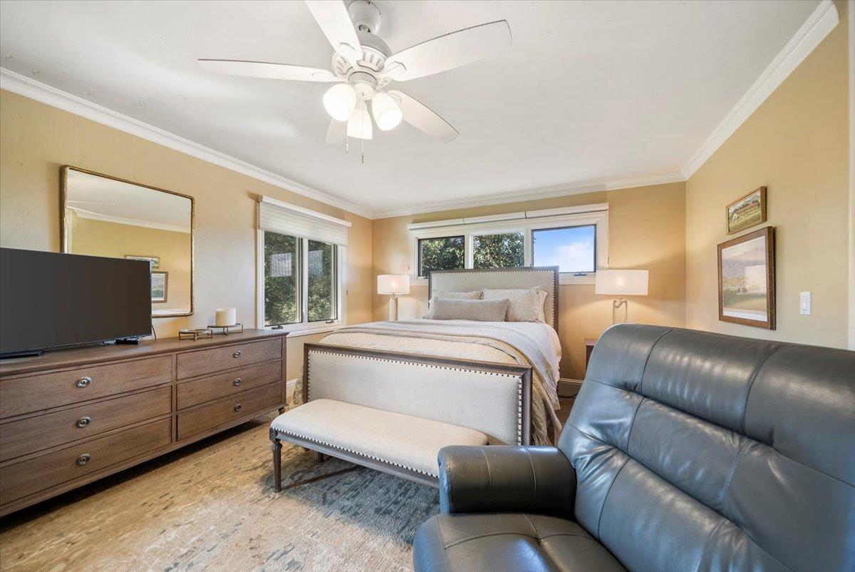 38280 Arroyo Seco Road Soledad, CA 93960 - Photo 21 of 41 a living room with couches and furniture