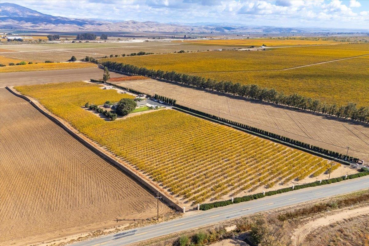 38280 Arroyo Seco Road Soledad, CA 93960 - Photo 39 of 41