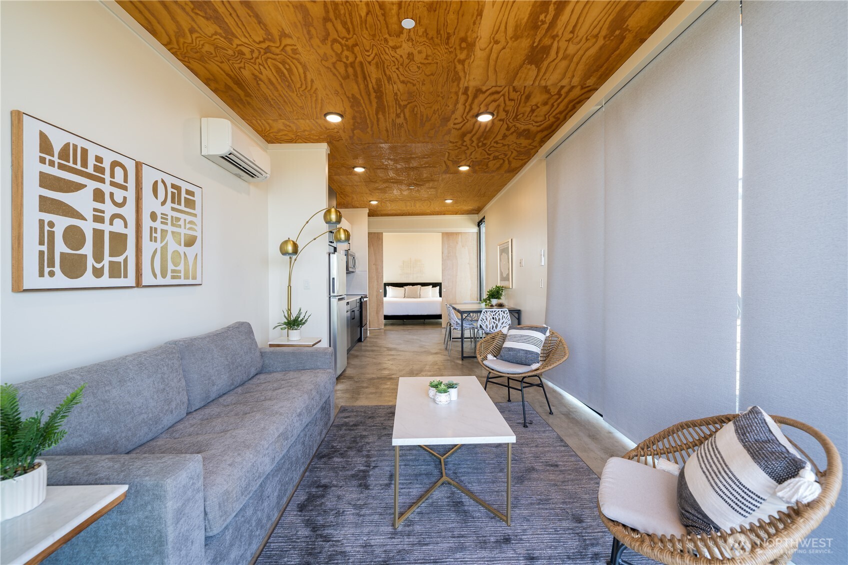 23692 Cliffe Pointe Road Northwest, Unit 5B Quincy, WA 98848 - Photo 12 of 22 a living room with furniture and a rug