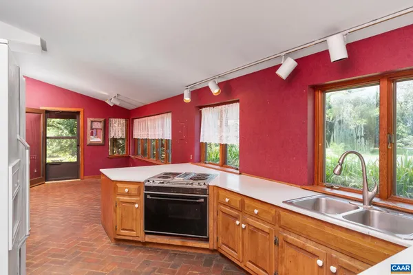 $1,950,000 | 18 Providence Lane, Waynesboro, VA 22980