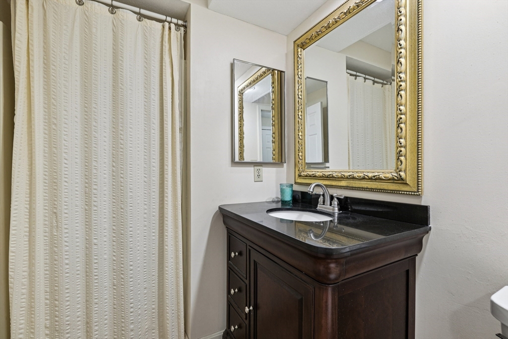 117 Stone Ridge Road, Unit 117 Franklin, MA 02038 - Photo 23 of 36 Gallery Image 23